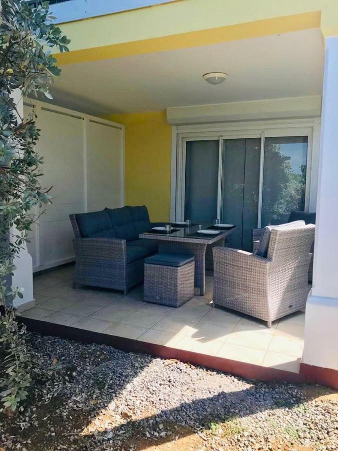 Appartement Au Bord De Mer لو مول المظهر الخارجي الصورة